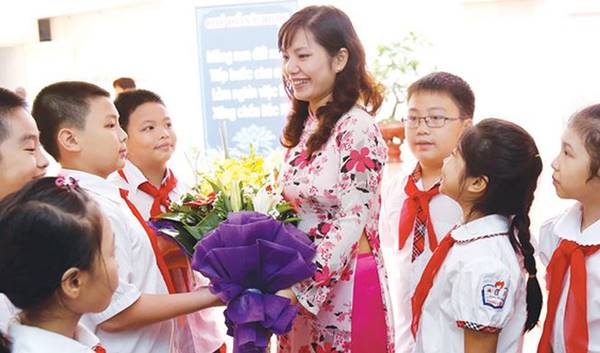 Tham khảo các kiểu hoa tặng giáo viên độc đáo và ấn tượng