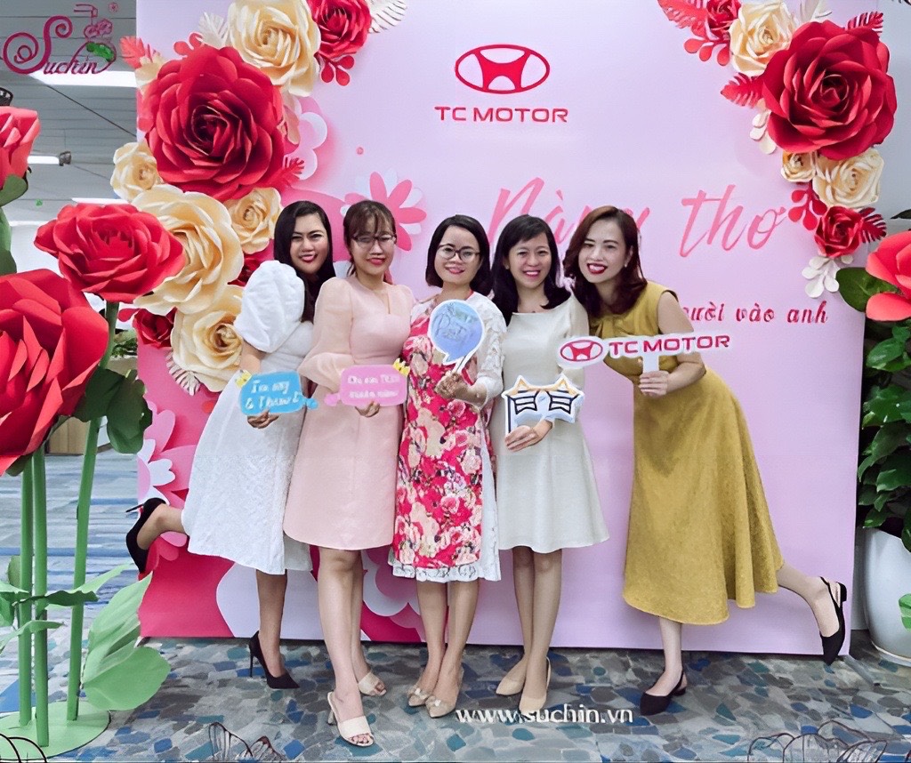 Bật mí 4 ý tưởng trang trí văn phòng ngày 8/3 đơn giản nhưng ấn tượng