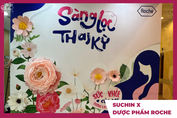 BACKDROP TRANG TRÍ SỰ KIỆN ROCHE