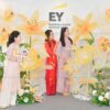 [SUCHIN X EY] Vườn hoa tỏa sáng cùng tà áo dài Việt - Ảnh 4