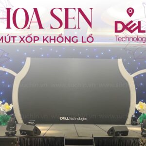 Cụm sen trắng trang trí sân khấu