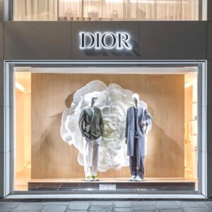 Decor Show Window cho shop thời trang