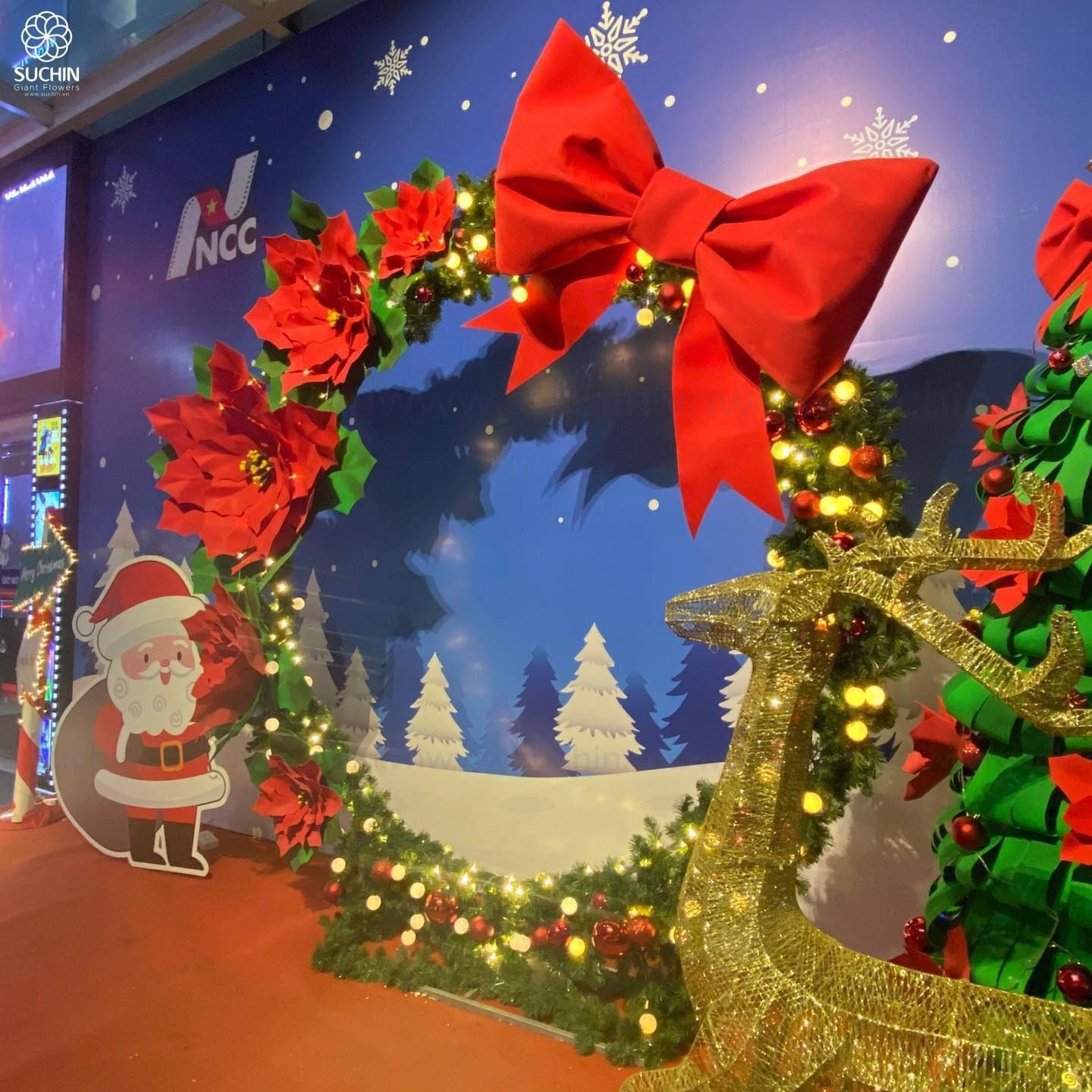 Tham khảo mẫu và dịch vụ trang trí noel trung tâm thương mại