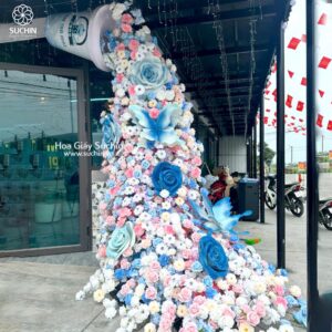 Cốc trà đổ hoa khổng lồ