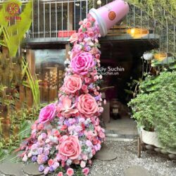 Cốc trà đổ hoa khổng lồ